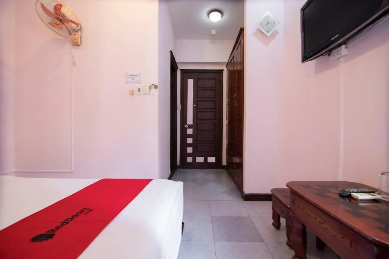 Hotel Reddoorz Near Cau Song Han 2 Da Nang